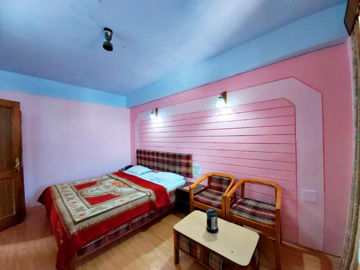 Hotel Radhe Continental ナイニタール エクステリア 写真