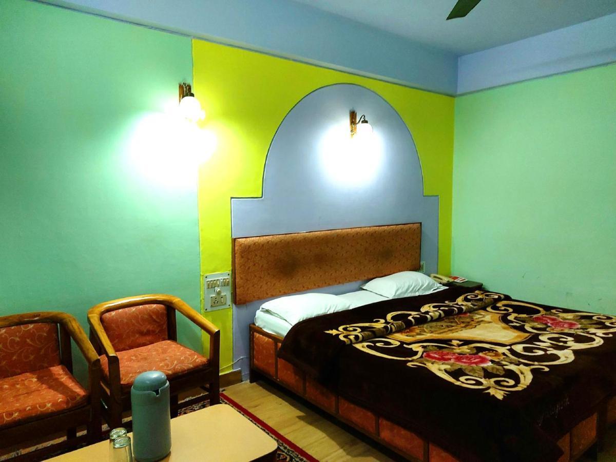Hotel Radhe Continental ナイニタール エクステリア 写真